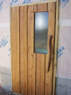 1F entrance door